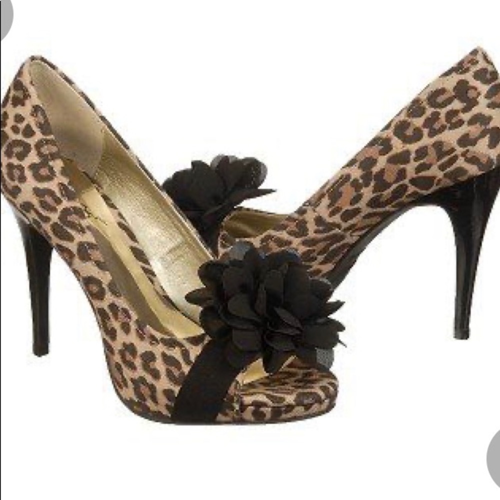 Carlos Santana Leopard Print Cupcake Heels Sz 7.5